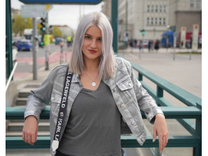 Julia Brandner "Calm your tits"