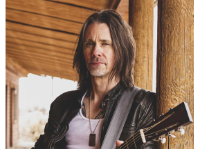 Myles Kennedy (US)
