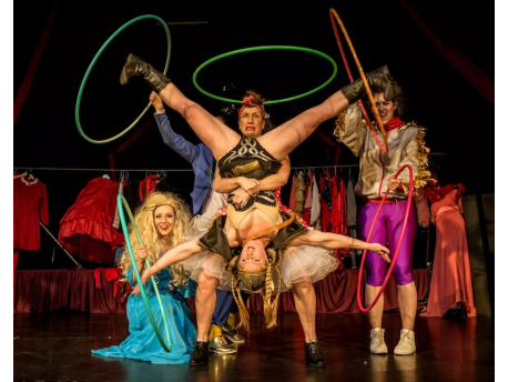 Barbaren Barbies  "A Wild Woman Circus"