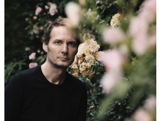 Sven Helbig & Nairobi Chamber Chorus - "I Eat the Sun and Drink the Rain"